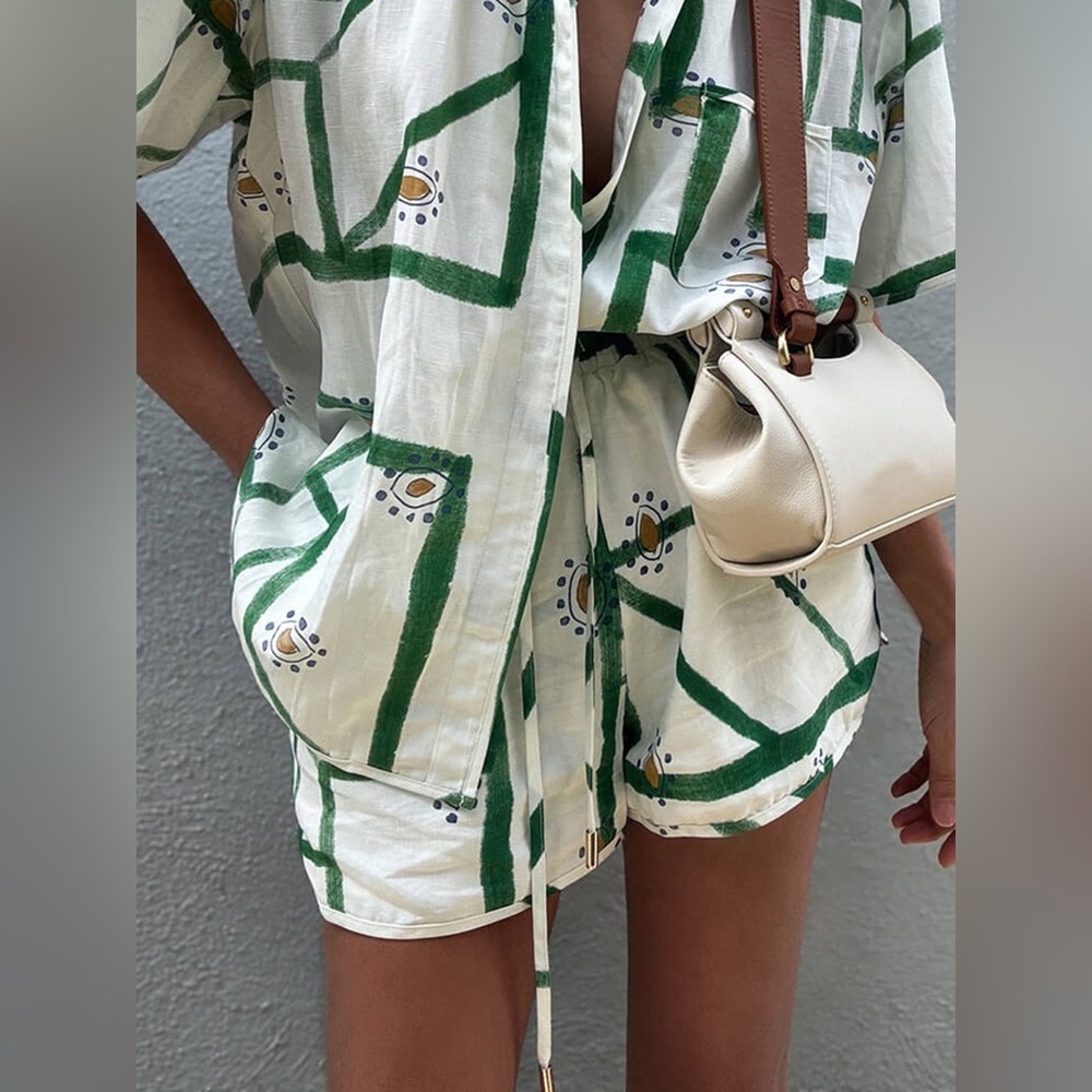 Commense Green and White Graphic Pull on Shorts Size Small